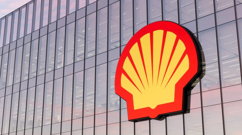 Shell company building representing higher oil prices, stronger earnings and increased geopolitical risk in global energy markets.